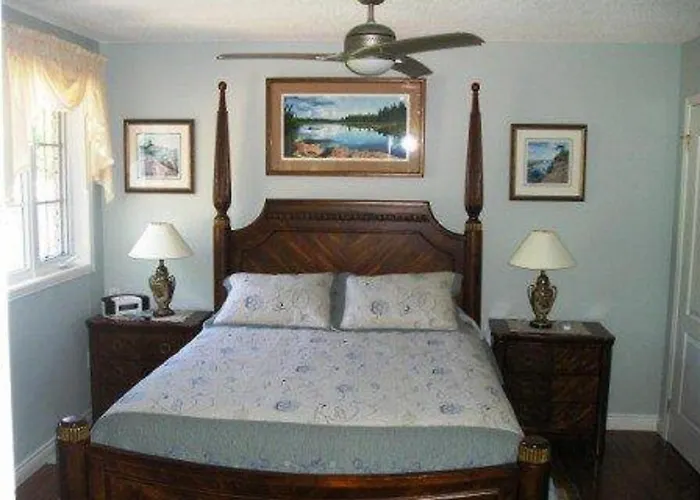 Tucked Inn The Harbour B&B
